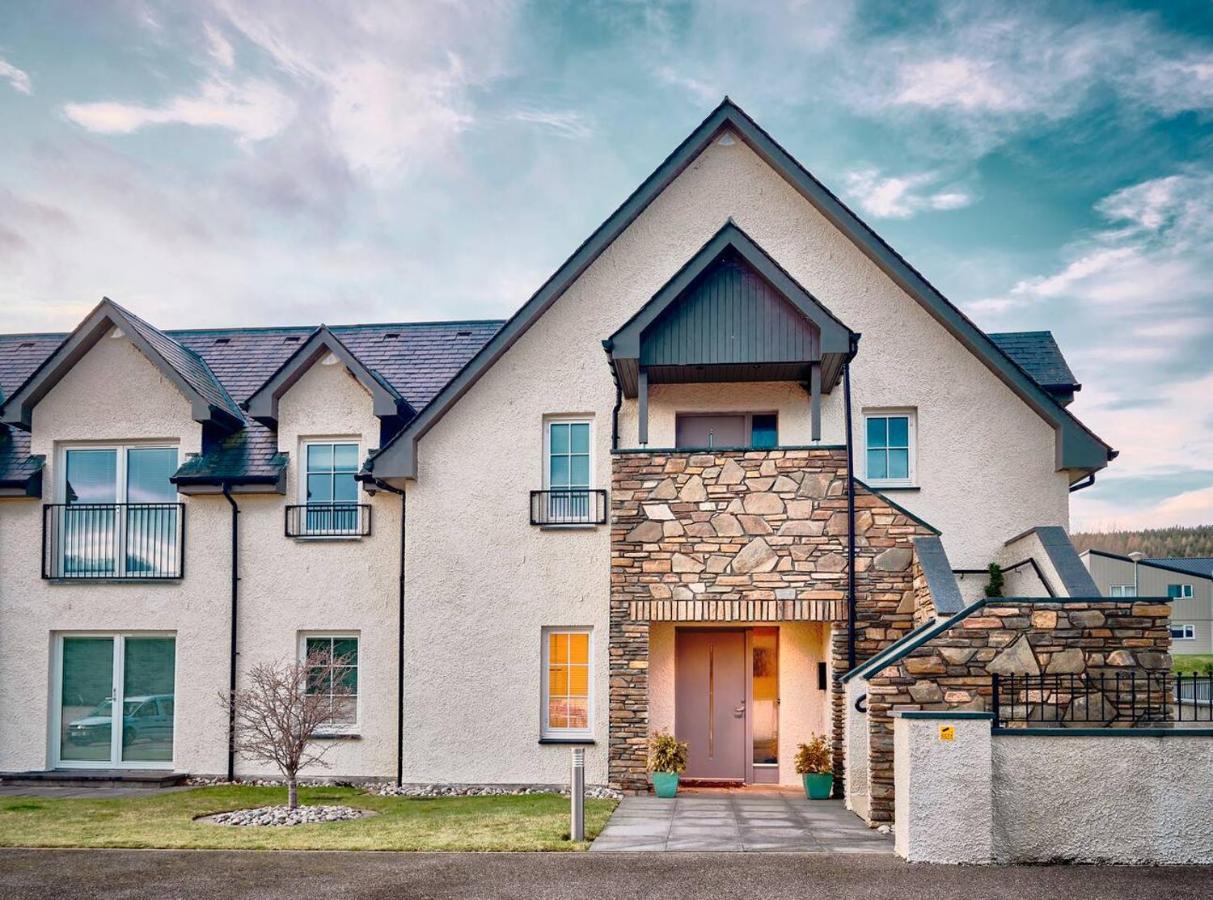 The Steadings, Aviemore Luxury 5 Star Rated 3 Bed With Home Cinema Garden And Parking エクステリア 写真