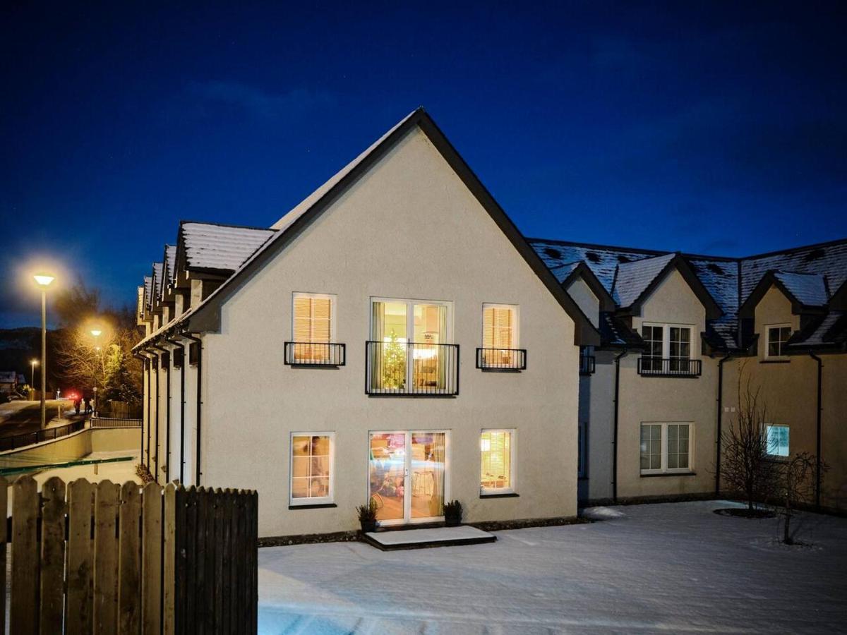 The Steadings, Aviemore Luxury 5 Star Rated 3 Bed With Home Cinema Garden And Parking エクステリア 写真